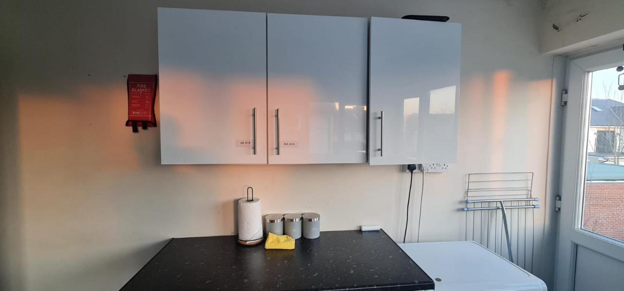 Move Inn Estates - Multiple Rooms ลอนดอน ภายนอก รูปภาพ