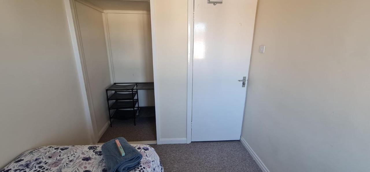 Move Inn Estates - Multiple Rooms ลอนดอน ภายนอก รูปภาพ