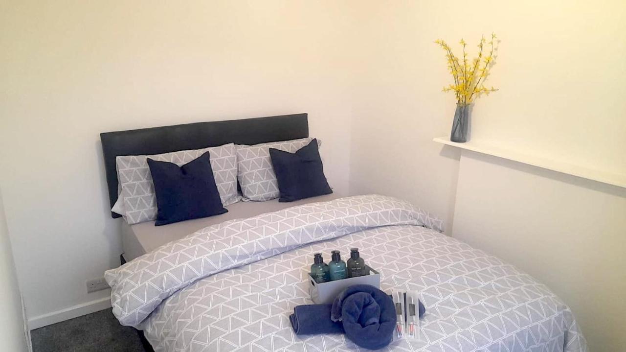 Move Inn Estates - Multiple Rooms ลอนดอน ภายนอก รูปภาพ