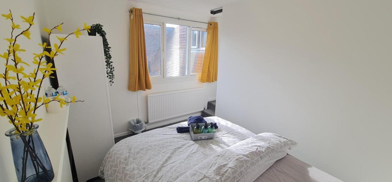 Move Inn Estates - Multiple Rooms ลอนดอน ภายนอก รูปภาพ